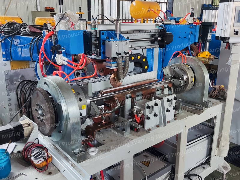 Automatic welding machine used to manufacture metal filter screen components